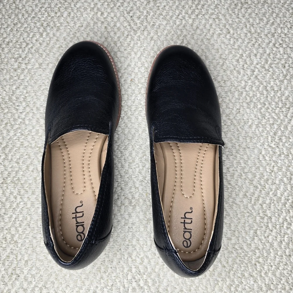 Earth Black Leather Women's Loafers NWOT 8.5